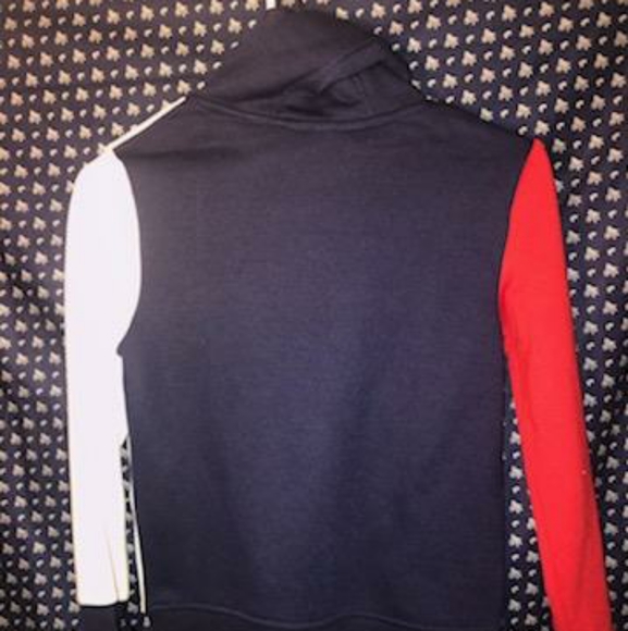 Fila - Picture 3 of 5